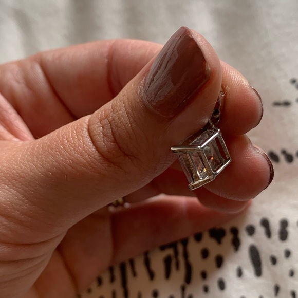 Swarovski square cubic zirconia pendant - Picture 5 of 5